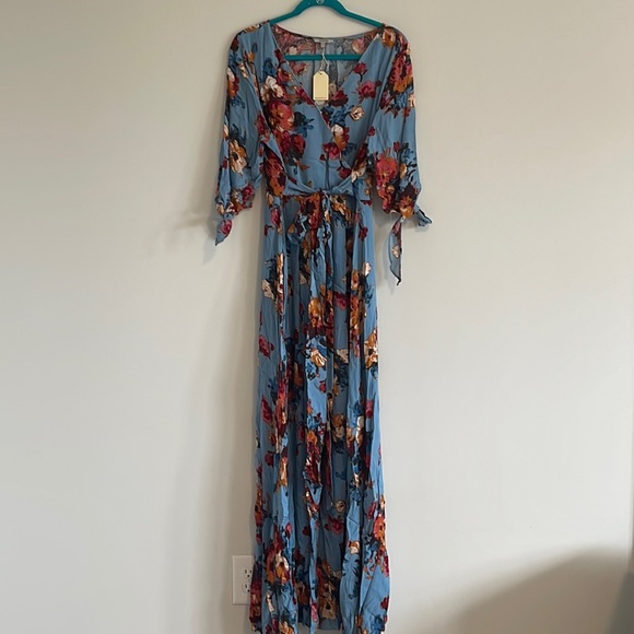 JODIFL Dresses & Skirts - Jodifl boutique blue floral wrap maxi dress